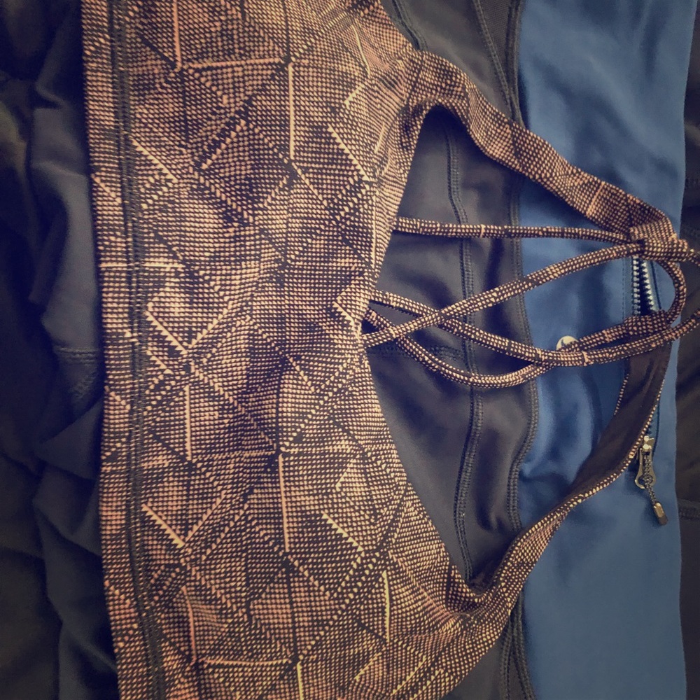 Lululemon sports bra